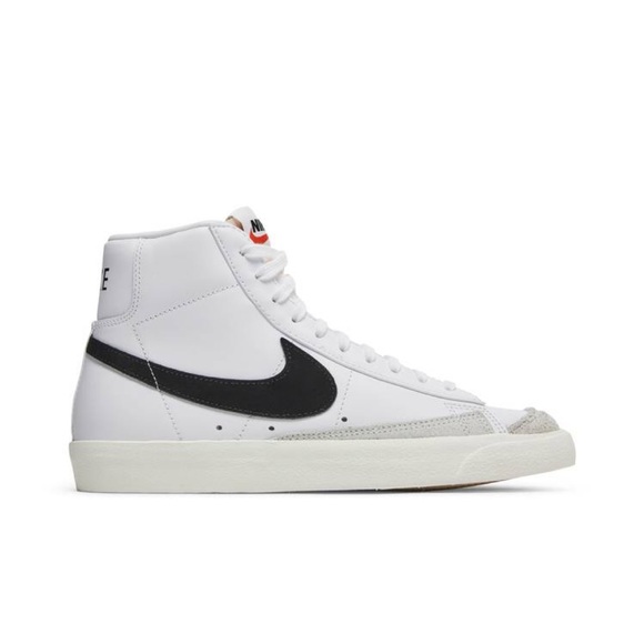 2019 Blazer Mid 77 Vintage White’Black like NEW! Only worn ONCE! 💕 - Picture 5 of 5